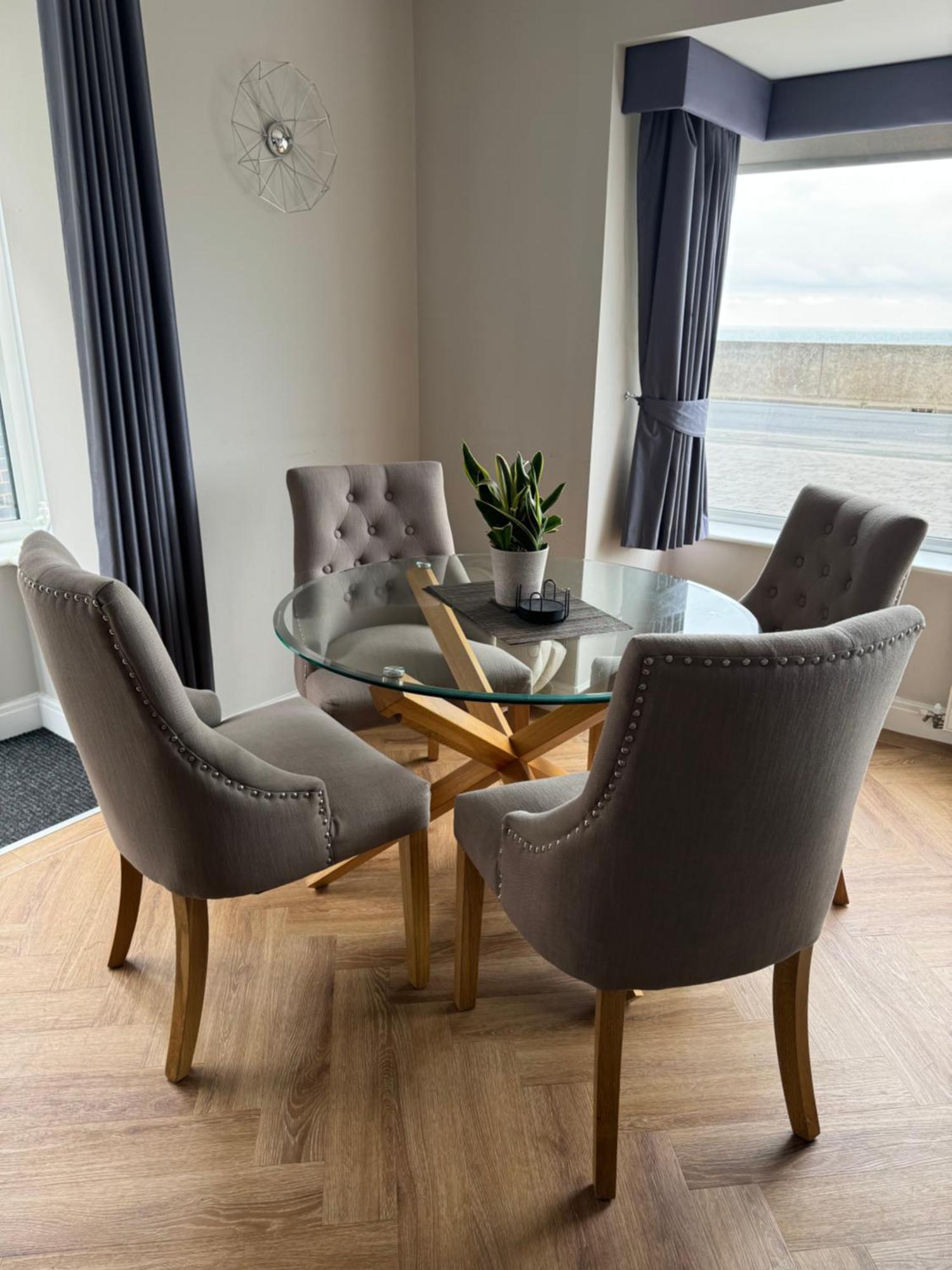 Beach House Apartment On Ground Floor With Sea View - Pet Friendly Cleveleys Eksteriør billede