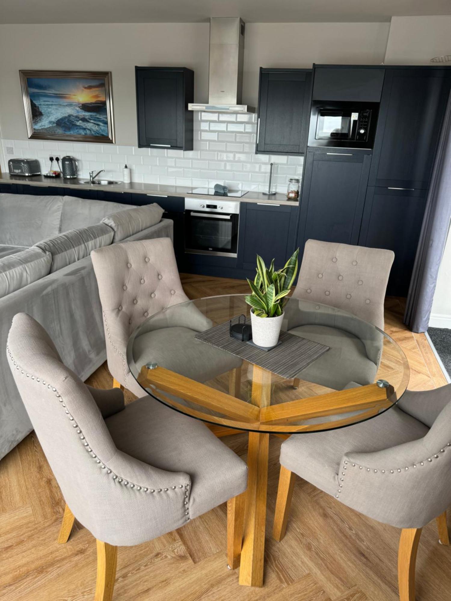 Beach House Apartment On Ground Floor With Sea View - Pet Friendly Cleveleys Eksteriør billede